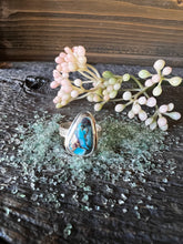 Load image into Gallery viewer, Blue Dahlia